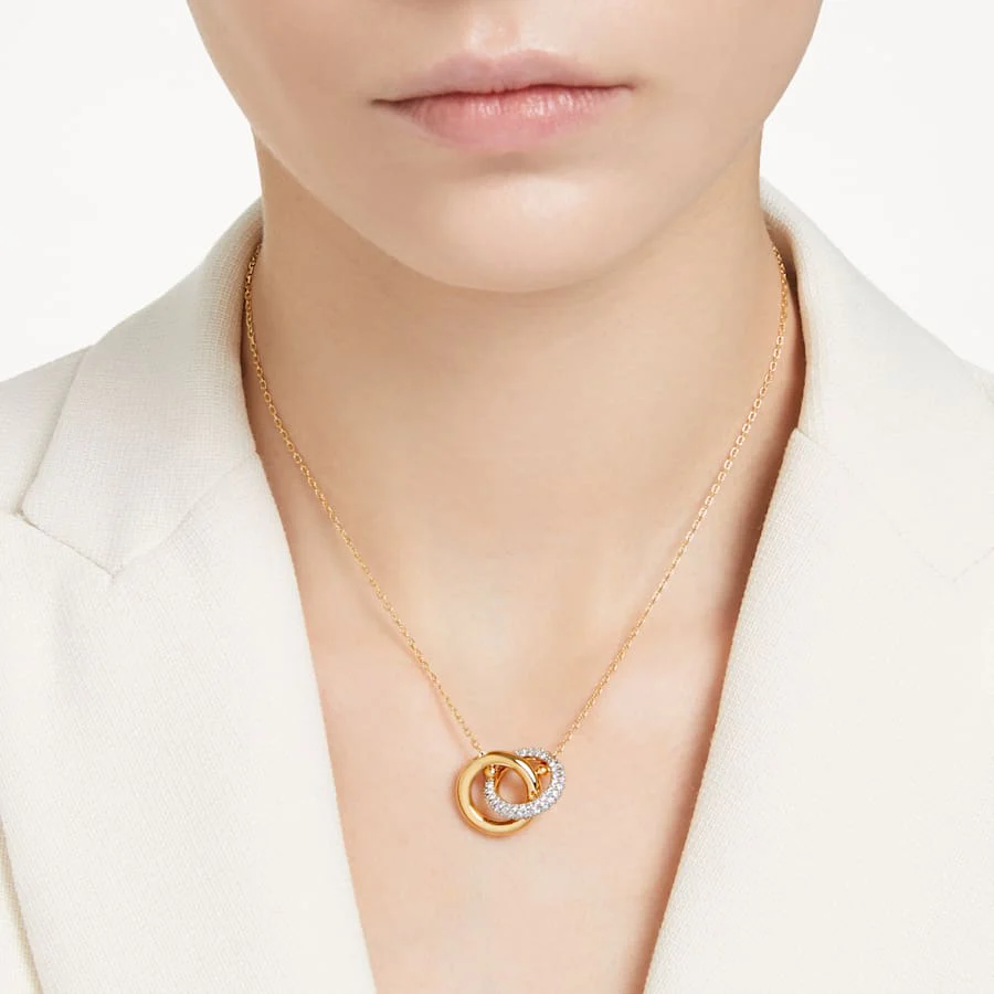 Dextera pendant Interlocking loop, White, Gold-tone plated - Image 4