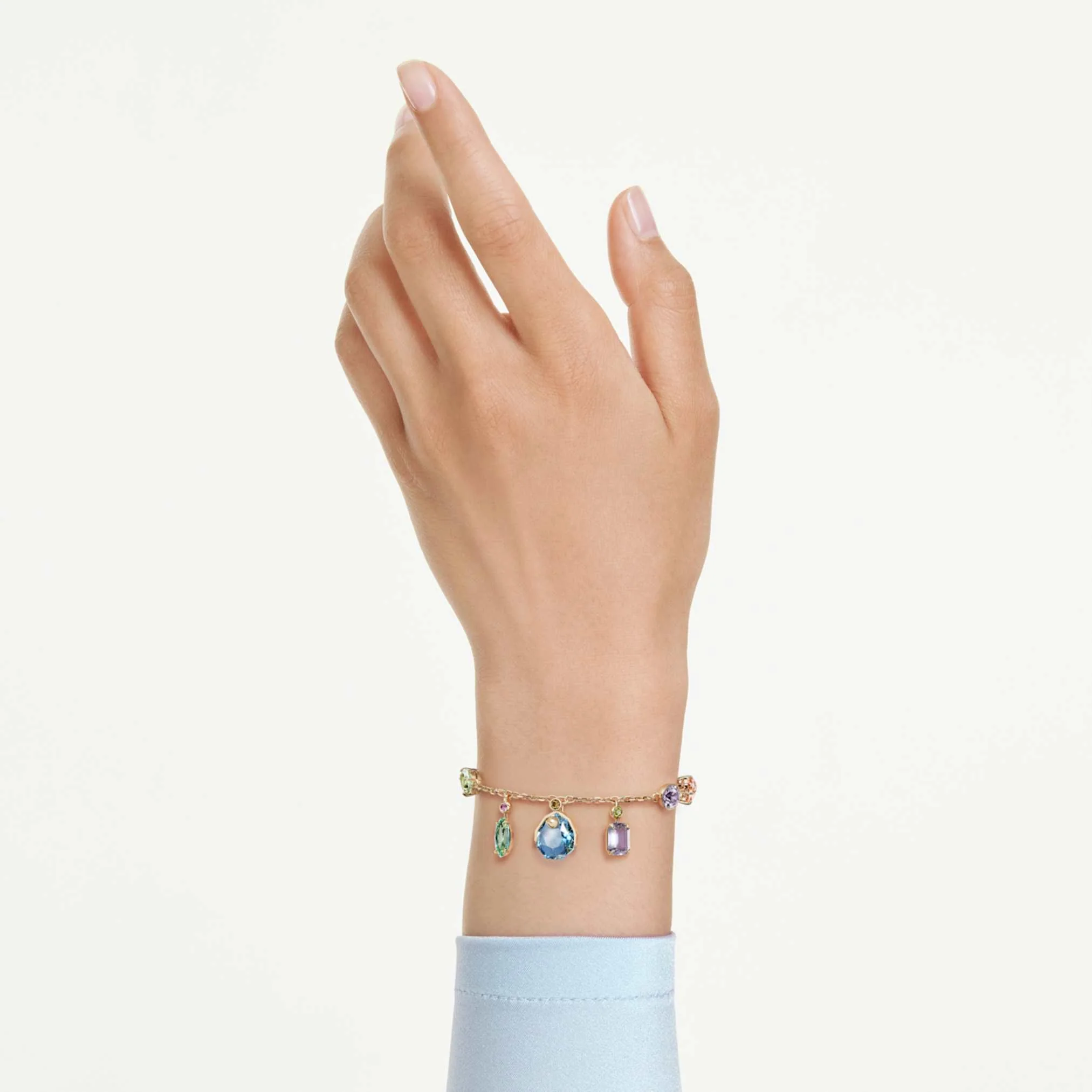 Gema bracelet Mixed cuts, Dangling crystals, Multicolored, Gold-tone plated - Image 6