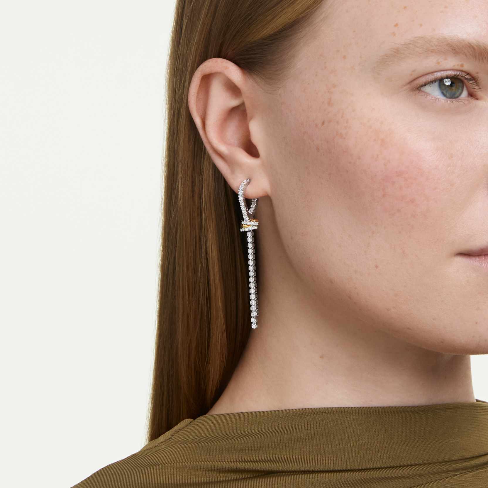 Hyperbola drop earrings Round cut, Knot, White, Mixed metal finish - Image 5