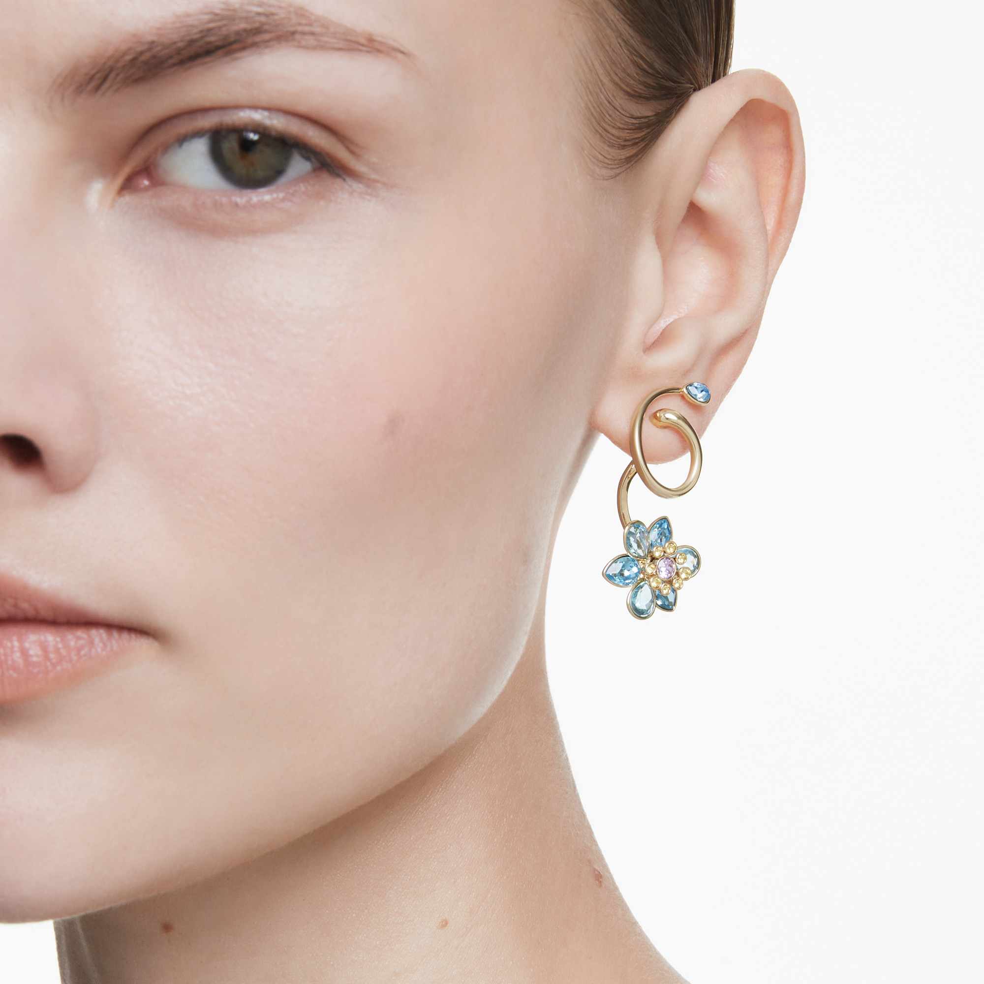 Idyllia drop earrings Asymmetrical design, Mixed cuts, Flower, Multicolored, Gold-tone plated - Image 5
