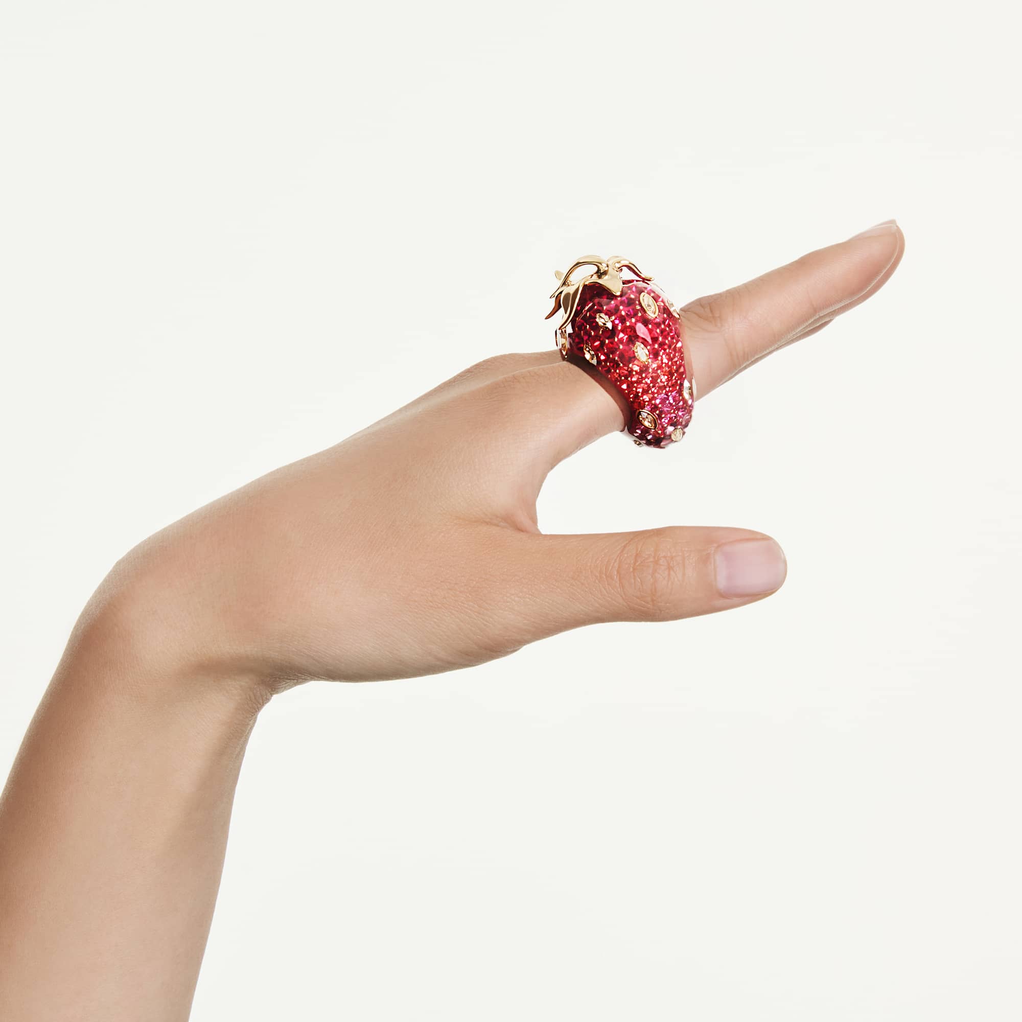 Idyllia motif ring Mixed cuts, Strawberry, Red, Gold-tone plated - Image 5
