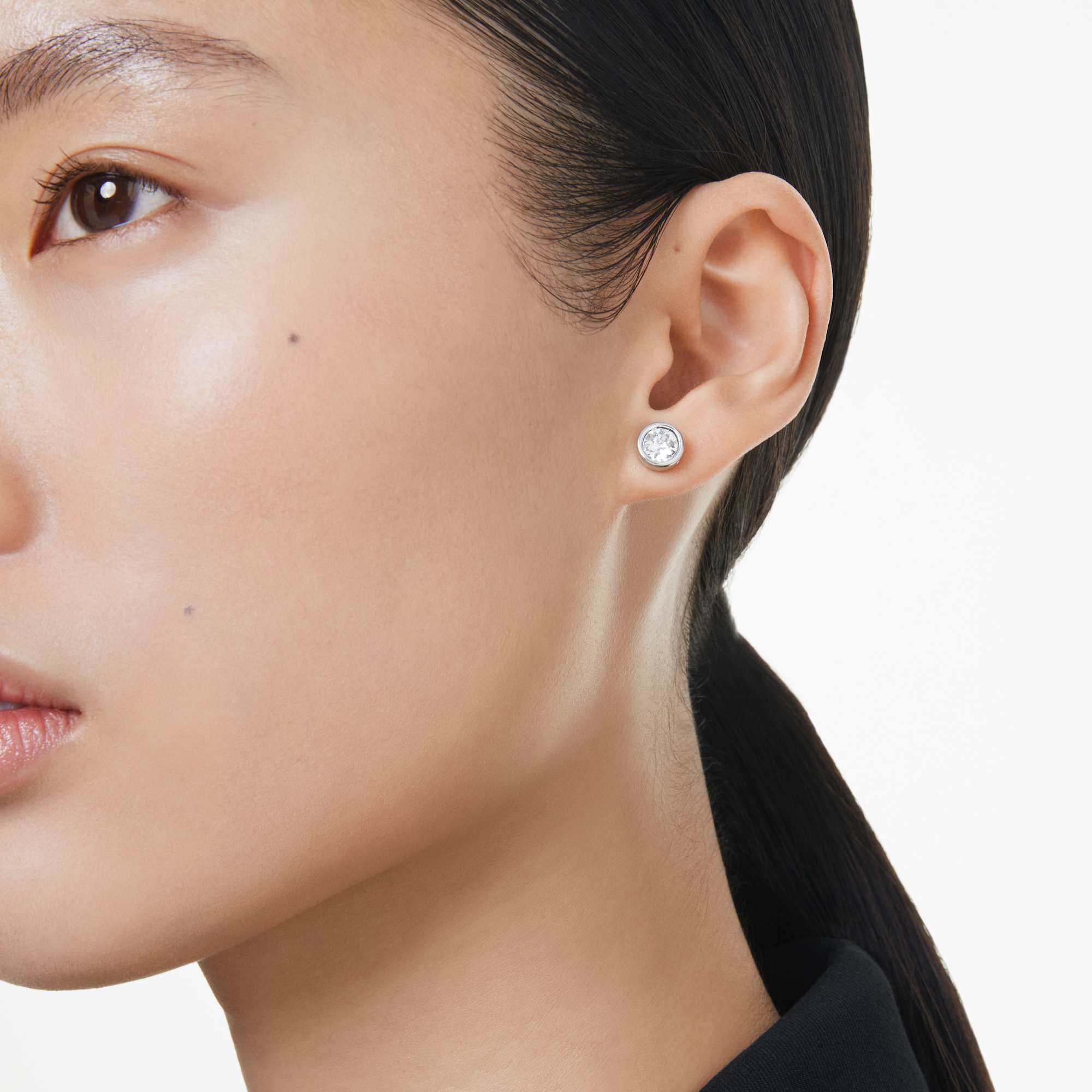 Imber stud earrings Round cut, White, Rhodium plated - Image 5