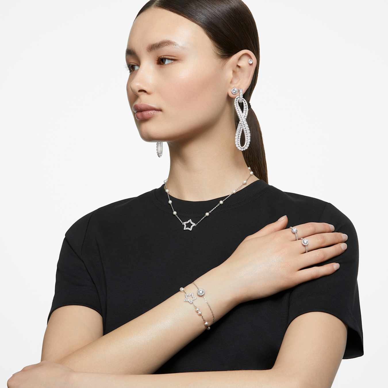 Stilla cocktail ring Round cut, Pavé, White, Silver-tone finish - Image 6