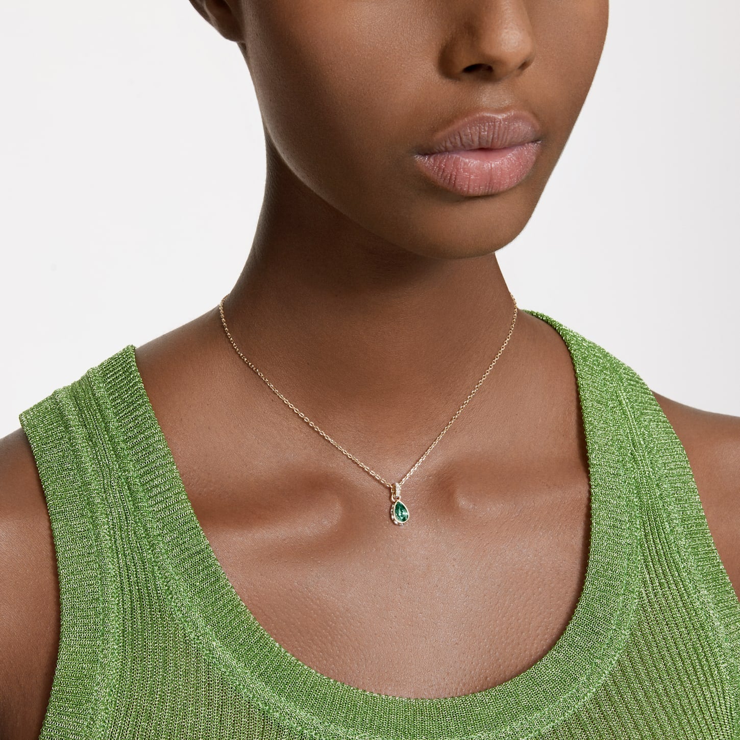 Stilla pendant Pear cut, Green, Gold-tone plated - Image 5