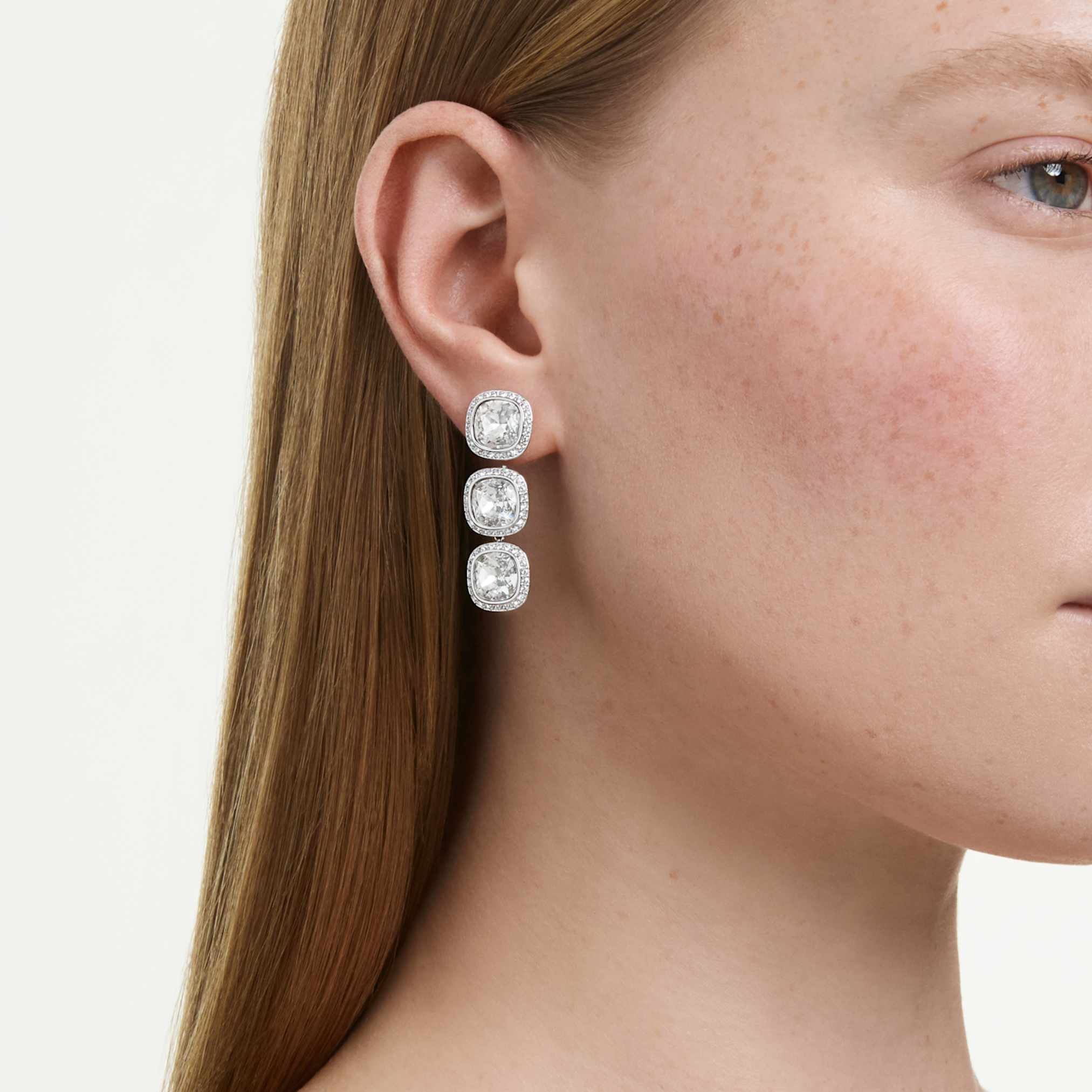 Una Angelic earrings Cushion cut, White, Rhodium plated - Image 6