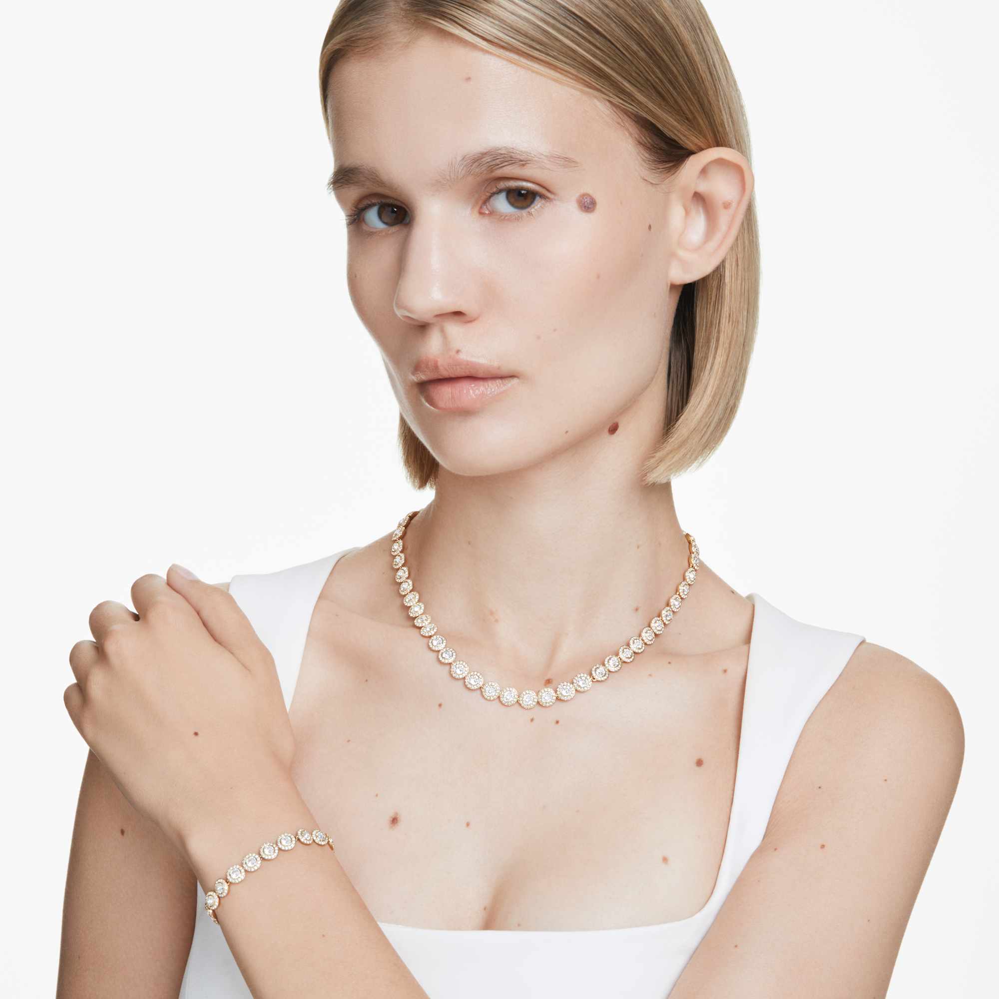 Una Angelic set Round cut, White, Gold-tone plated - Image 9